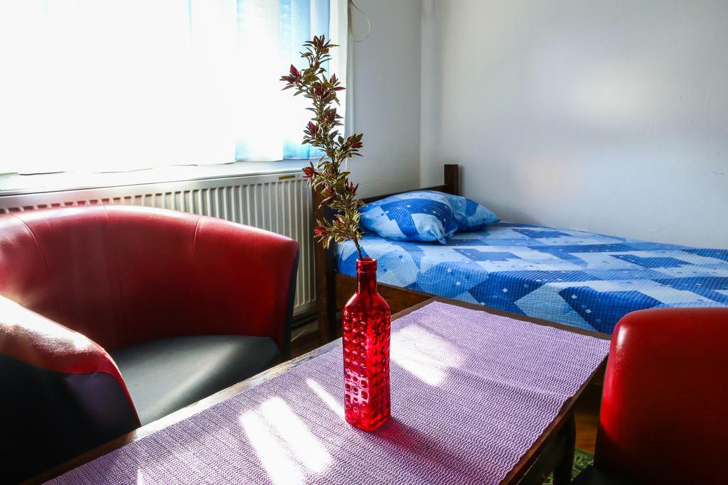 The Comfy Hostel Σκόπια Δωμάτιο φωτογραφία