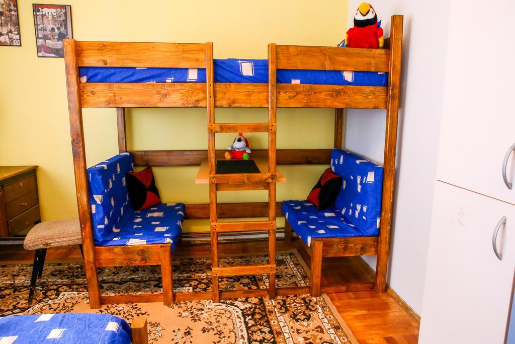 The Comfy Hostel Σκόπια Δωμάτιο φωτογραφία