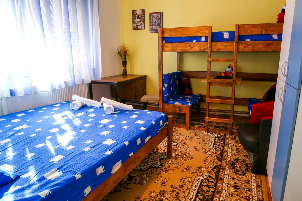 The Comfy Hostel Σκόπια Δωμάτιο φωτογραφία